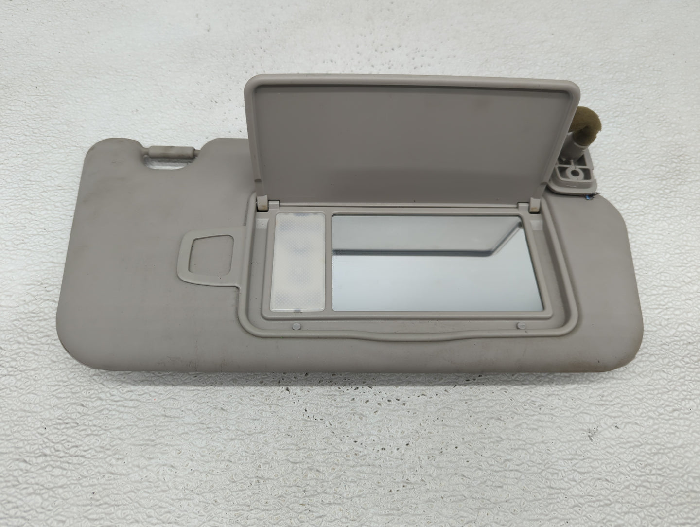 2007-2012 Kia Rondo Sun Visor Shade Replacement Passenger Right Mirror Fits Fits 2007 2008 2009 2010 2011 2012 OEM Used Auto