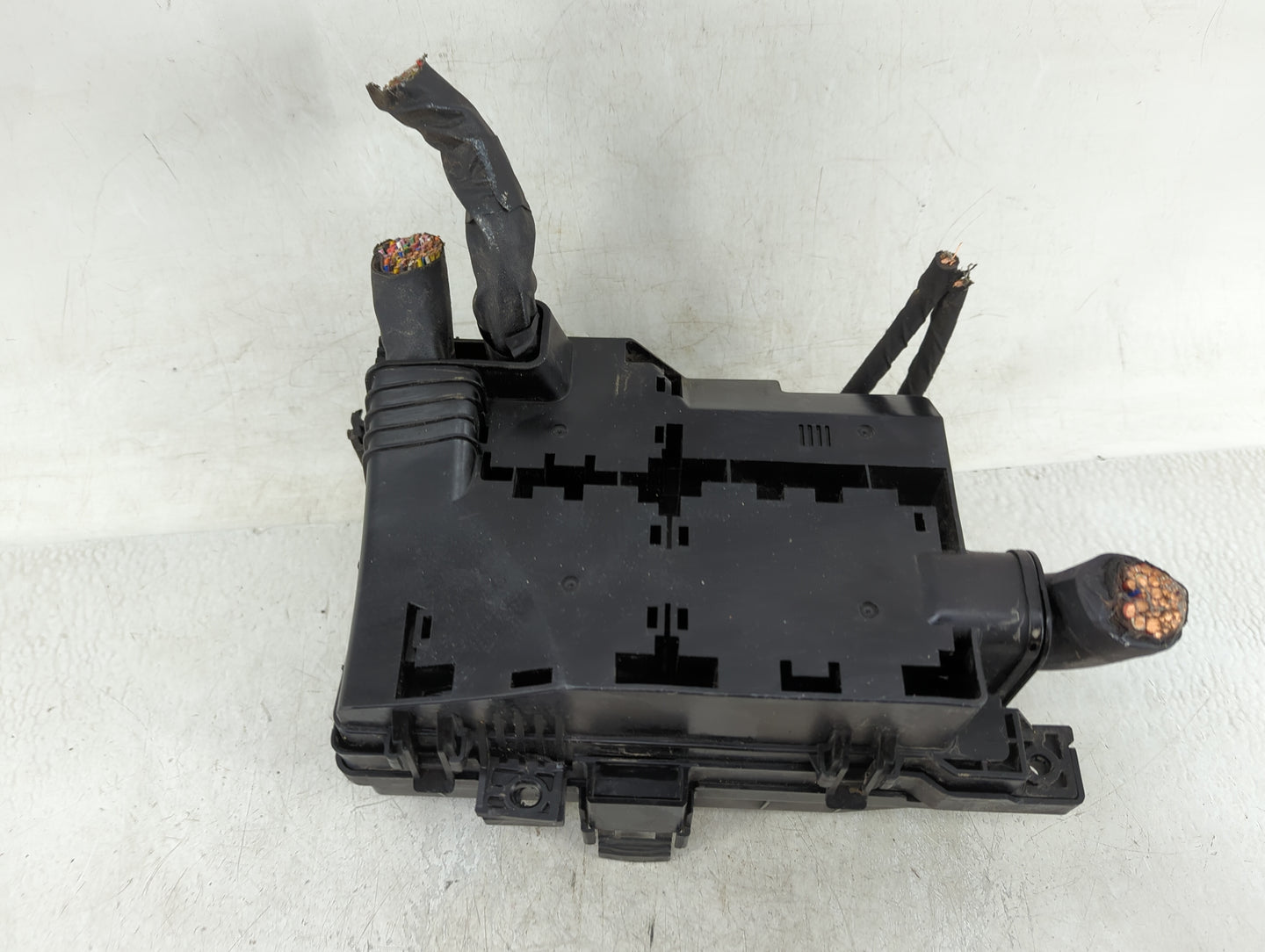 2007-2012 Kia Rondo Fusebox Fuse Box Panel Relay Module Fits Fits 2007 2008 2009 2010 2011 2012 OEM Used Auto Parts - Oemuse