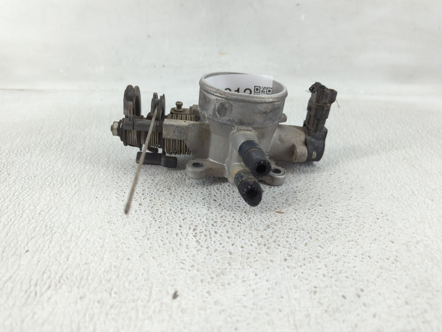 2010-2011 Kia Soul Throttle Body P/N:35170-26910 Fits Fits 2007 2008 2009 2010 2011 2012 OEM Used Auto Parts - Oemusedautopa