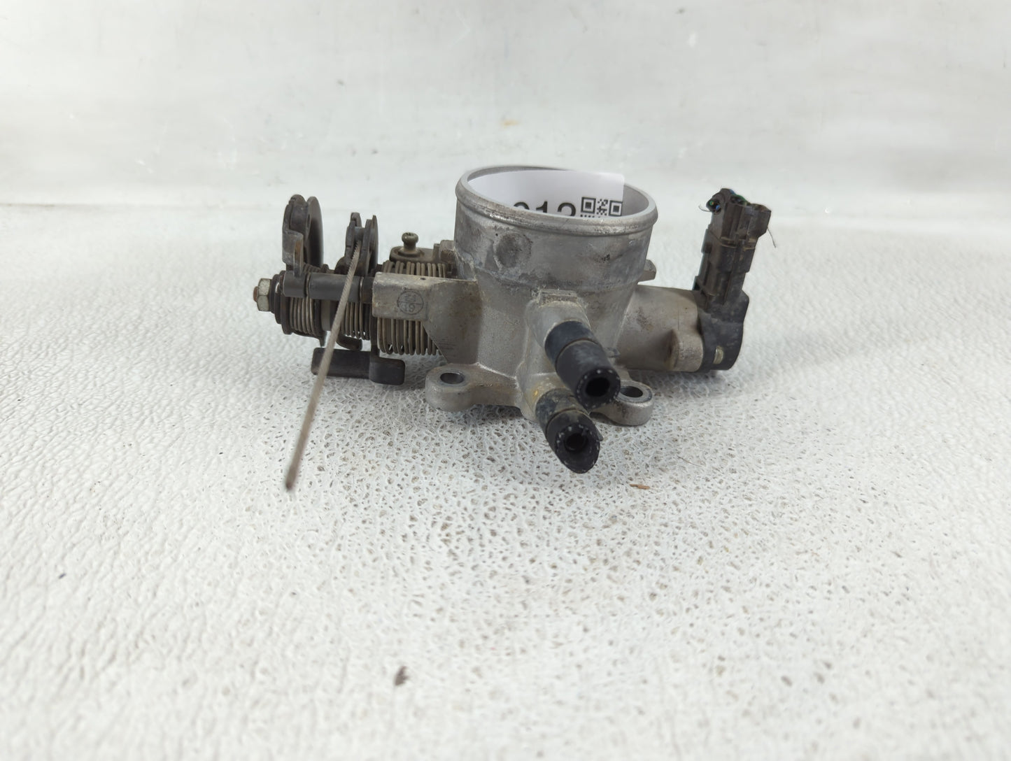 2010-2011 Kia Soul Throttle Body P/N:35170-26910 Fits Fits 2007 2008 2009 2010 2011 2012 OEM Used Auto Parts - Oemusedautopa