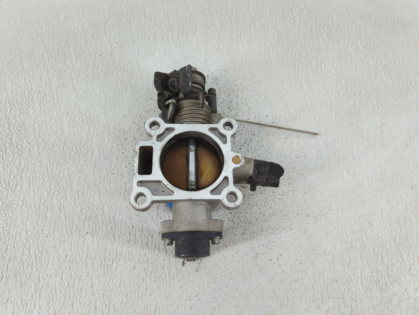 2010-2011 Kia Soul Throttle Body P/N:35170-26910 Fits Fits 2007 2008 2009 2010 2011 2012 OEM Used Auto Parts - Oemusedautopa