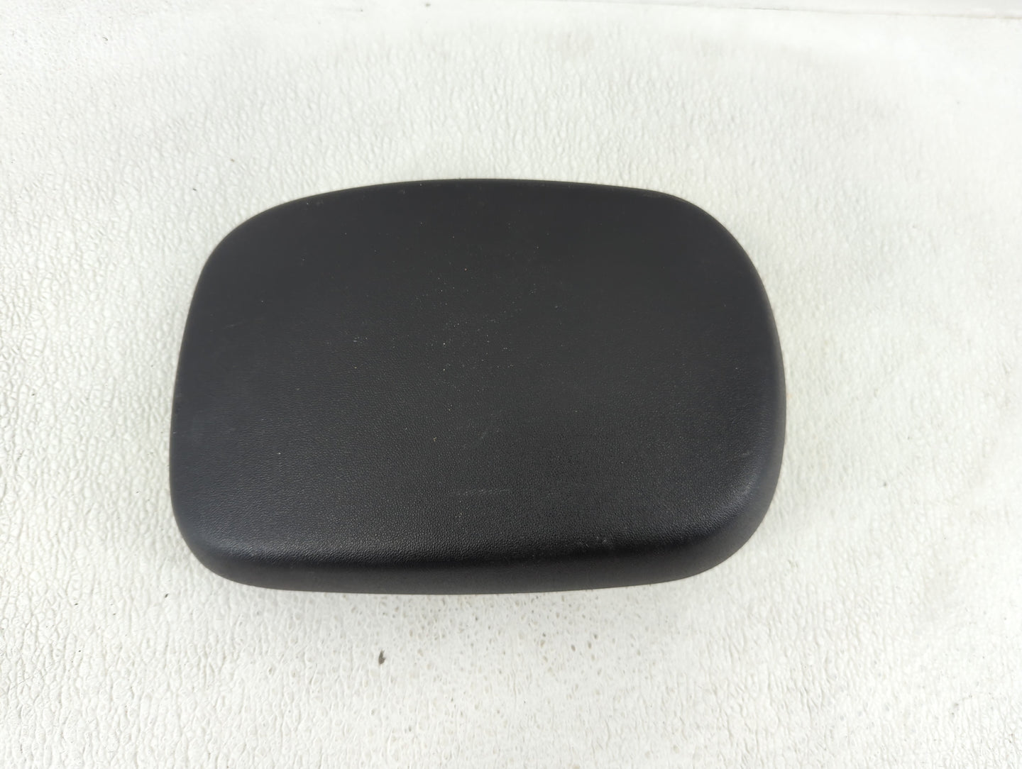 2010-2011 Kia Soul Center Console Armrest Cover Lid Fits Fits 2010 2011 OEM Used Auto Parts - Oemusedautoparts1.com