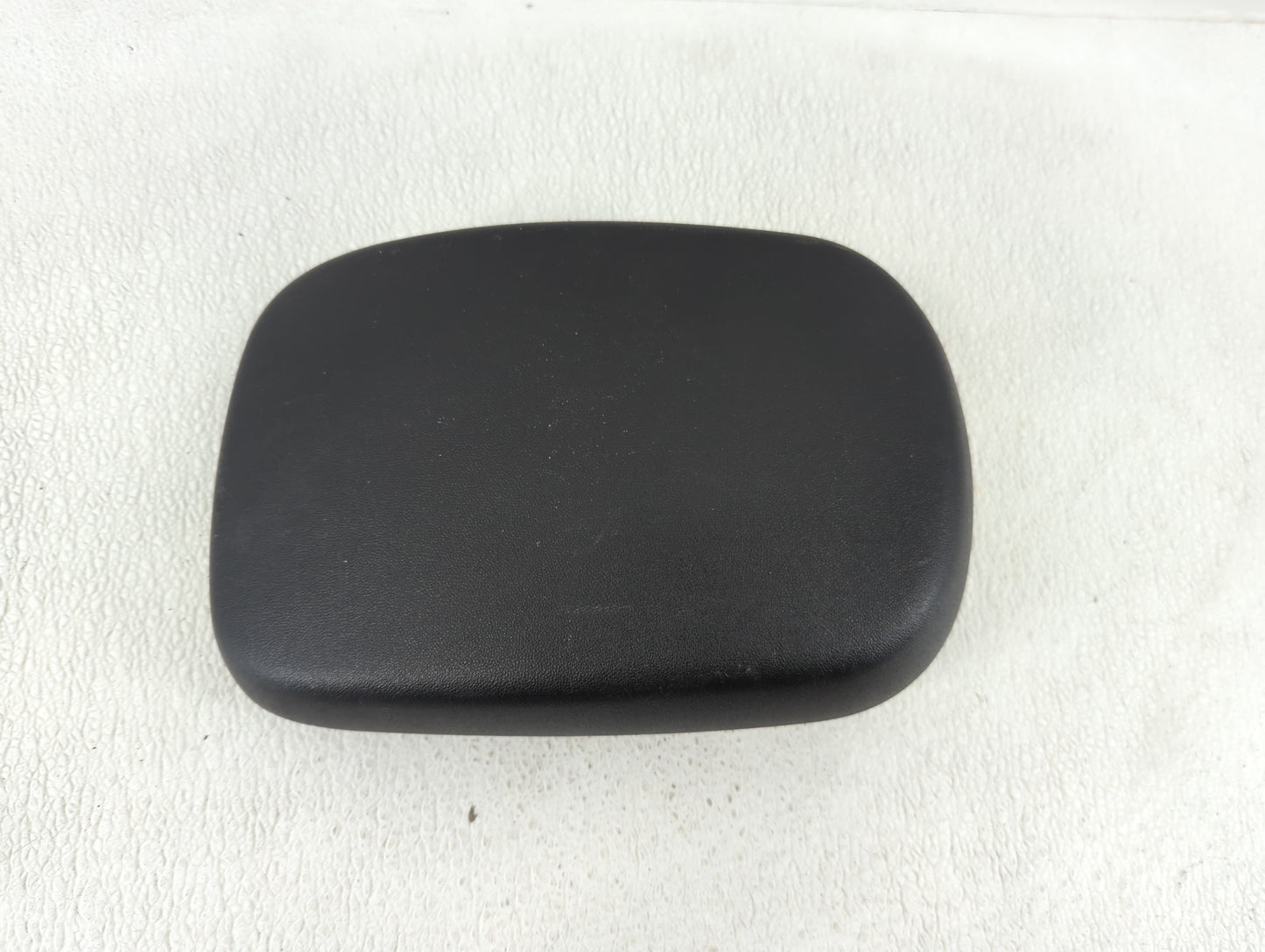 2010-2011 Kia Soul Center Console Armrest Cover Lid Fits Fits 2010 2011 OEM Used Auto Parts - Oemusedautoparts1.com