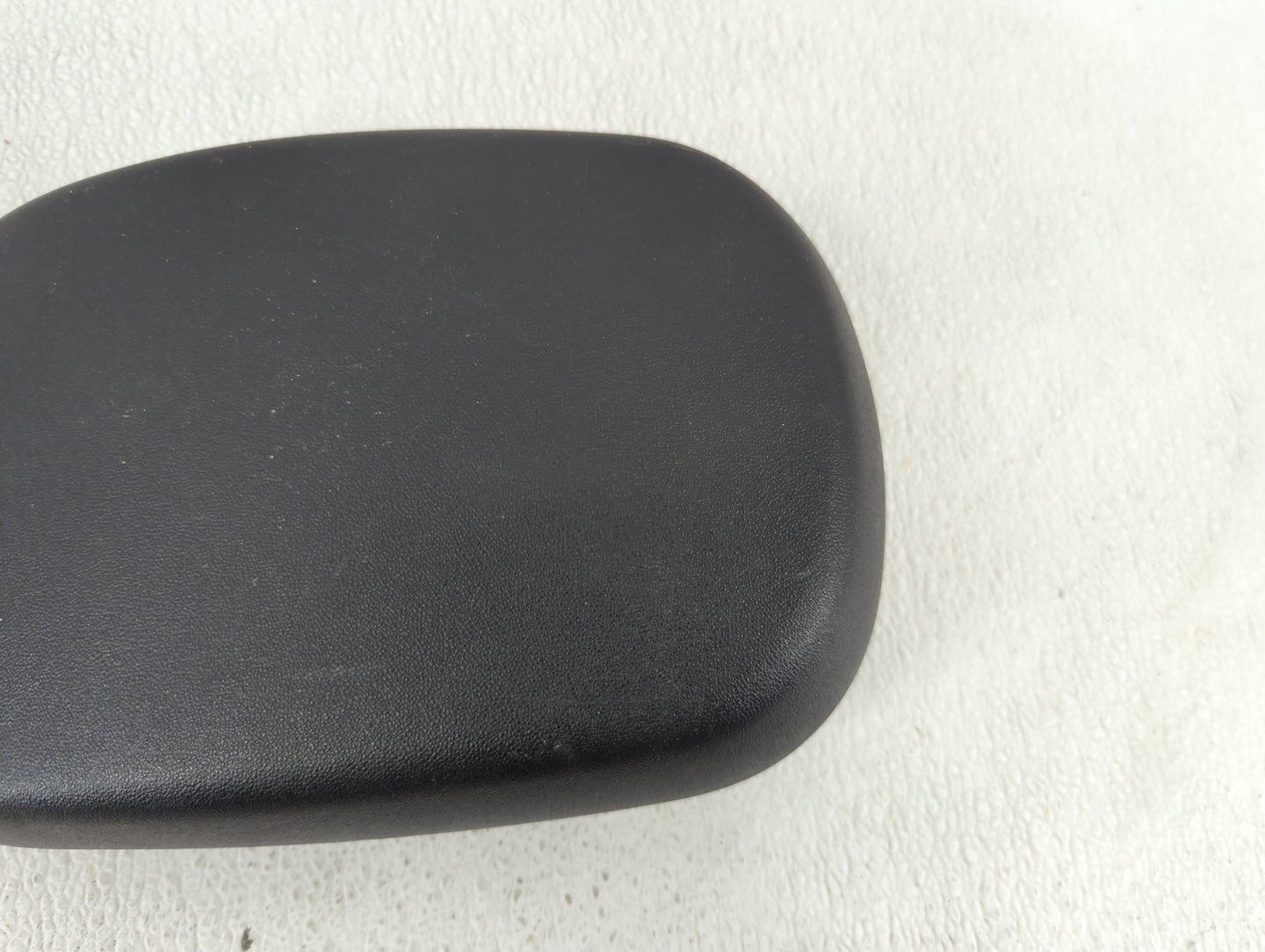 2010-2011 Kia Soul Center Console Armrest Cover Lid Fits Fits 2010 2011 OEM Used Auto Parts - Oemusedautoparts1.com