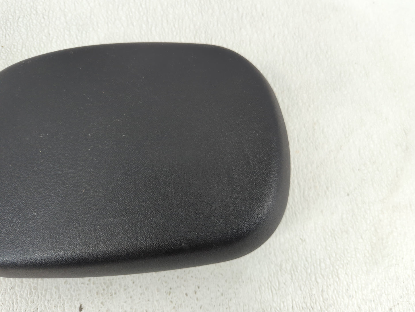 2010-2011 Kia Soul Center Console Armrest Cover Lid Fits Fits 2010 2011 OEM Used Auto Parts - Oemusedautoparts1.com