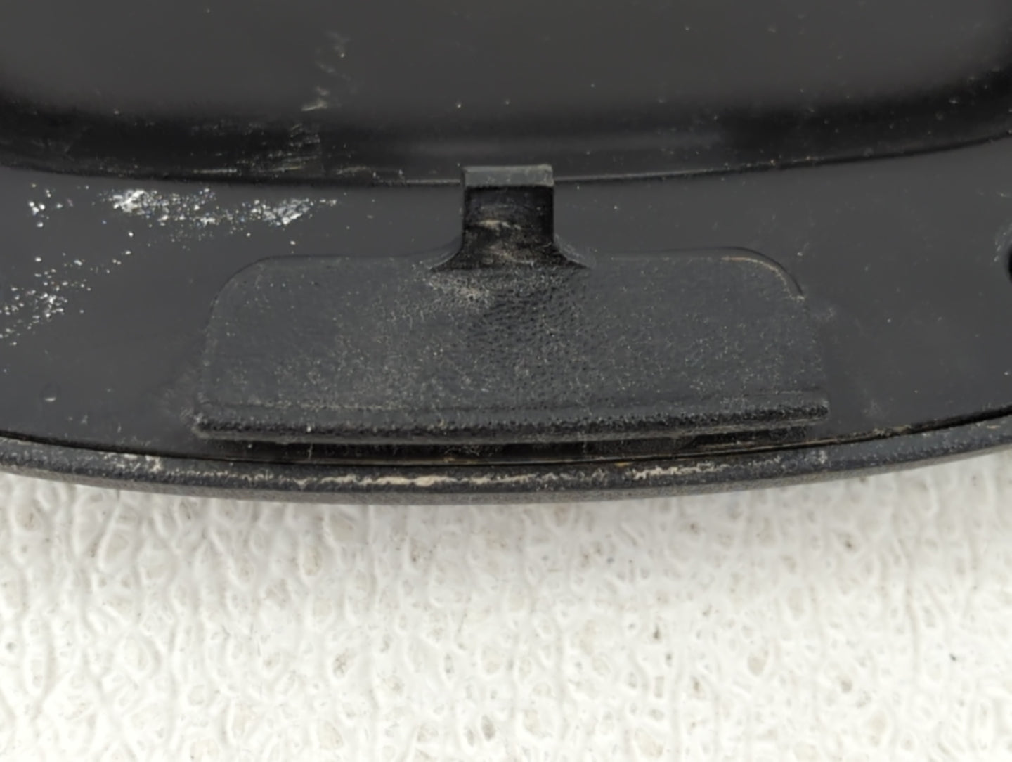 2010-2011 Kia Soul Center Console Armrest Cover Lid Fits Fits 2010 2011 OEM Used Auto Parts - Oemusedautoparts1.com