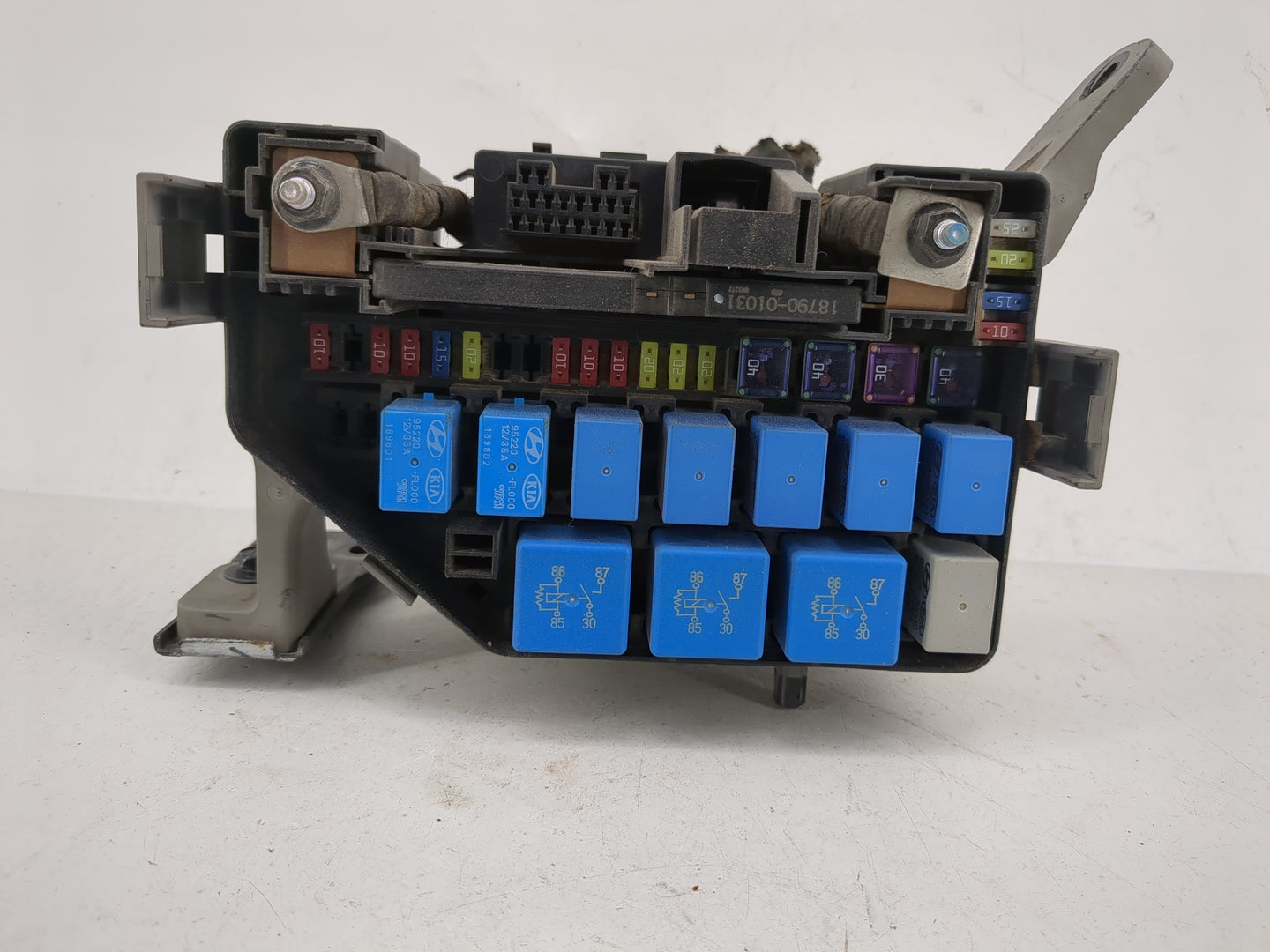 2010-2011 Kia Soul Fusebox Fuse Box Panel Relay Module Fits Fits 2010 2011 OEM Used Auto Parts - Oemusedautoparts1.com