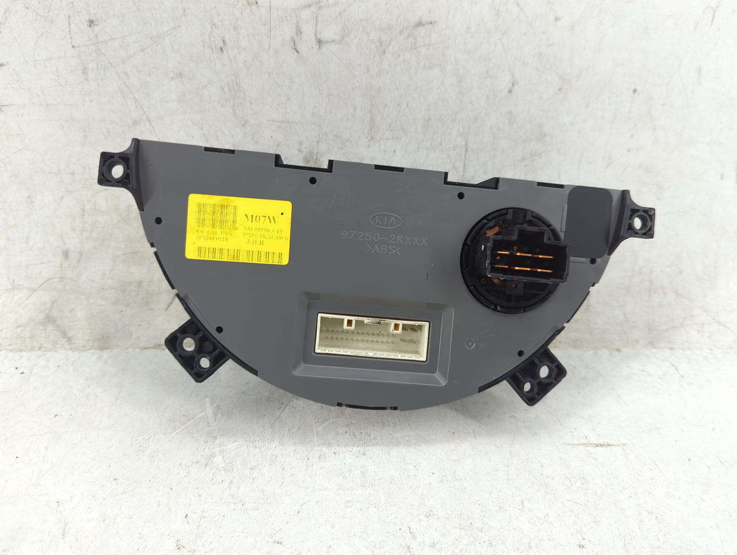 2010-2011 Kia Soul Climate Control Module Temperature AC/Heater Replacement P/N:97250-2KXXX Fits Fits 2010 2011 OEM Used Aut
