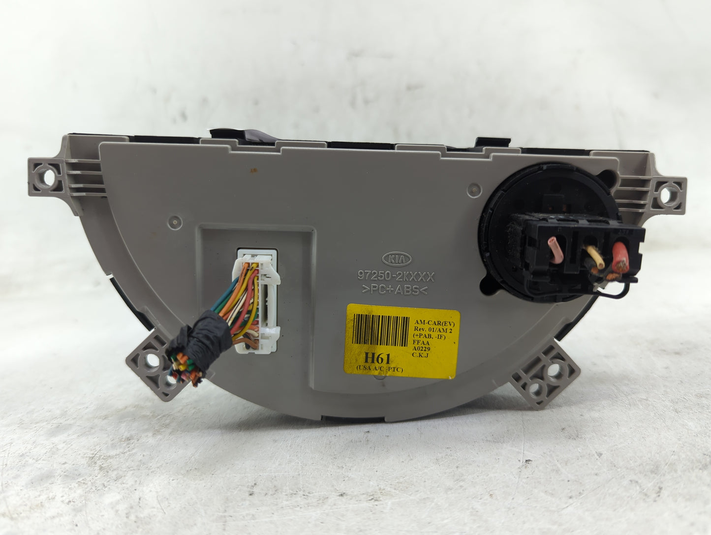 2010-2011 Kia Soul Climate Control Module Temperature AC/Heater Replacement P/N:97250-2KXXX Fits Fits 2010 2011 OEM Used Aut