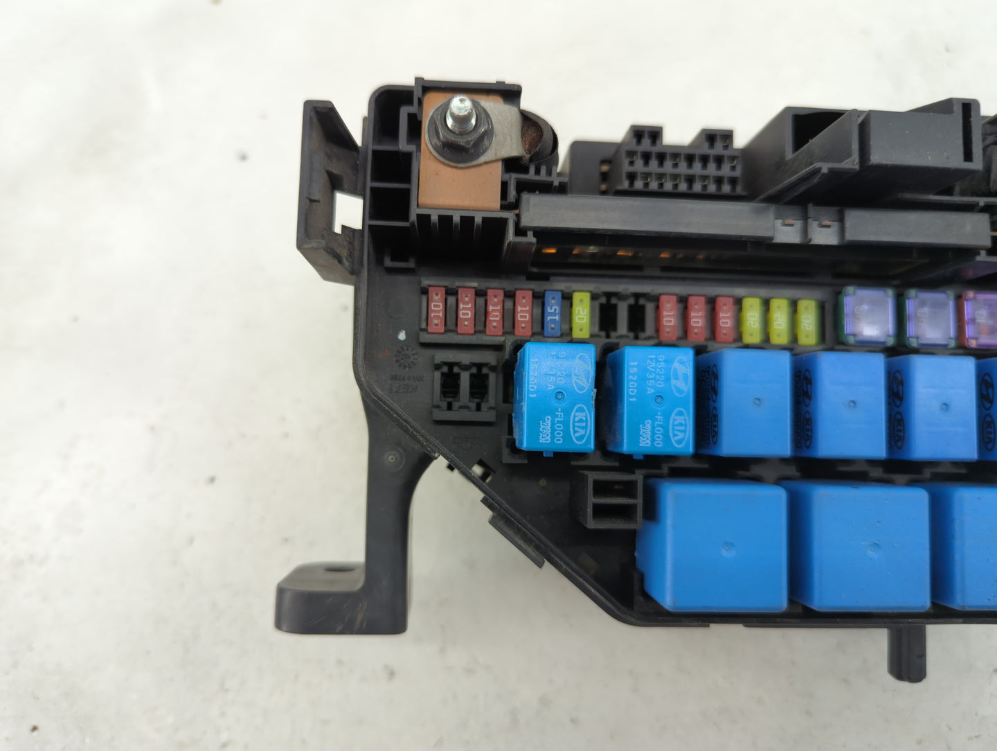 2010-2011 Kia Soul Fusebox Fuse Box Panel Relay Module P/N:91950-2K340 Fits Fits 2010 2011 OEM Used Auto Parts - Oemusedauto