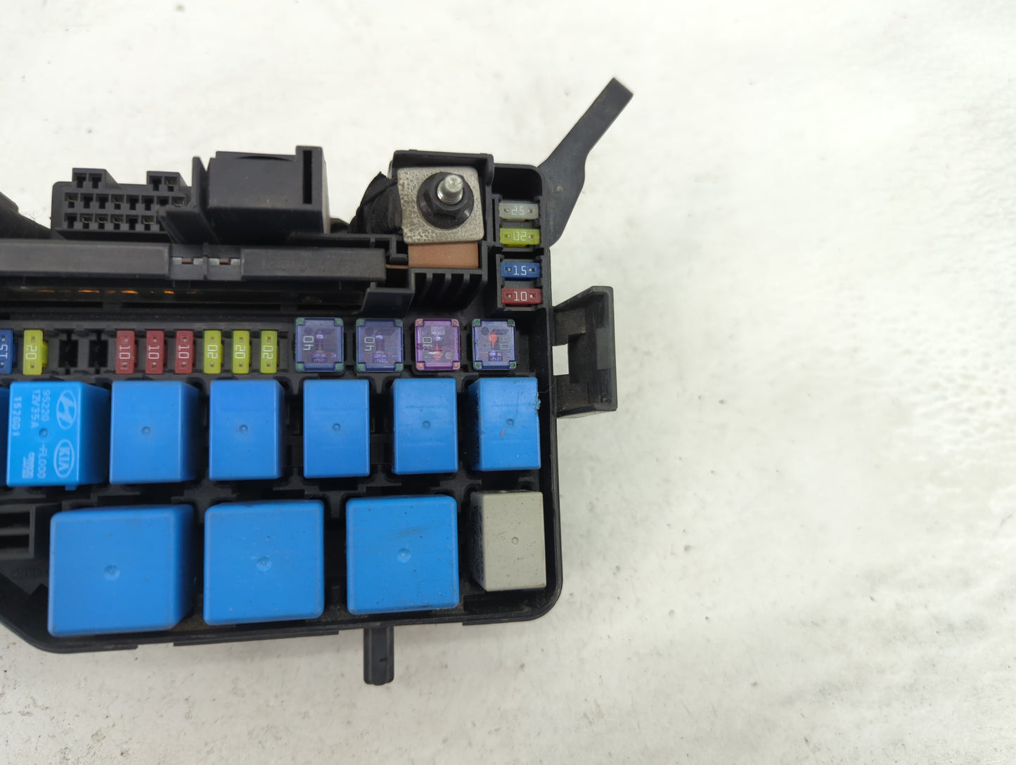 2010-2011 Kia Soul Fusebox Fuse Box Panel Relay Module P/N:91950-2K340 Fits Fits 2010 2011 OEM Used Auto Parts - Oemusedauto