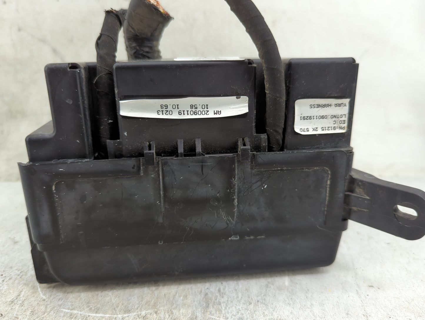 2010 Kia Soul Fusebox Fuse Box Panel Relay Module P/N:91215 2K 570 Fits OEM Used Auto Parts - Oemusedautoparts1.com