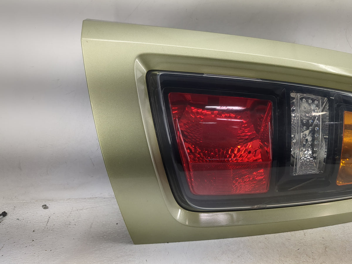 2010-2011 Kia Soul Tail Light Assembly Passenger Right OEM P/N:92402-2K0 Fits Fits 2010 2011 OEM Used Auto Parts - Oemusedau