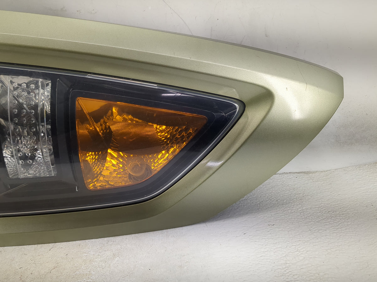 2010-2011 Kia Soul Tail Light Assembly Passenger Right OEM P/N:92402-2K0 Fits Fits 2010 2011 OEM Used Auto Parts - Oemusedau