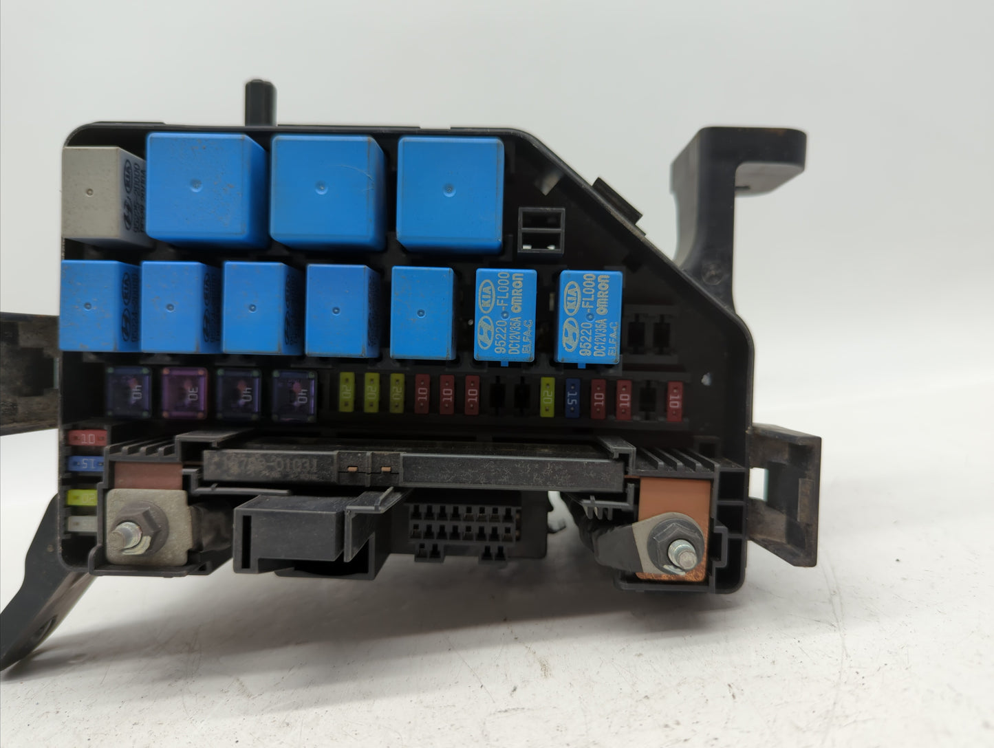 2010-2011 Kia Soul Fusebox Fuse Box Panel Relay Module Fits Fits 2010 2011 OEM Used Auto Parts - Oemusedautoparts1.com