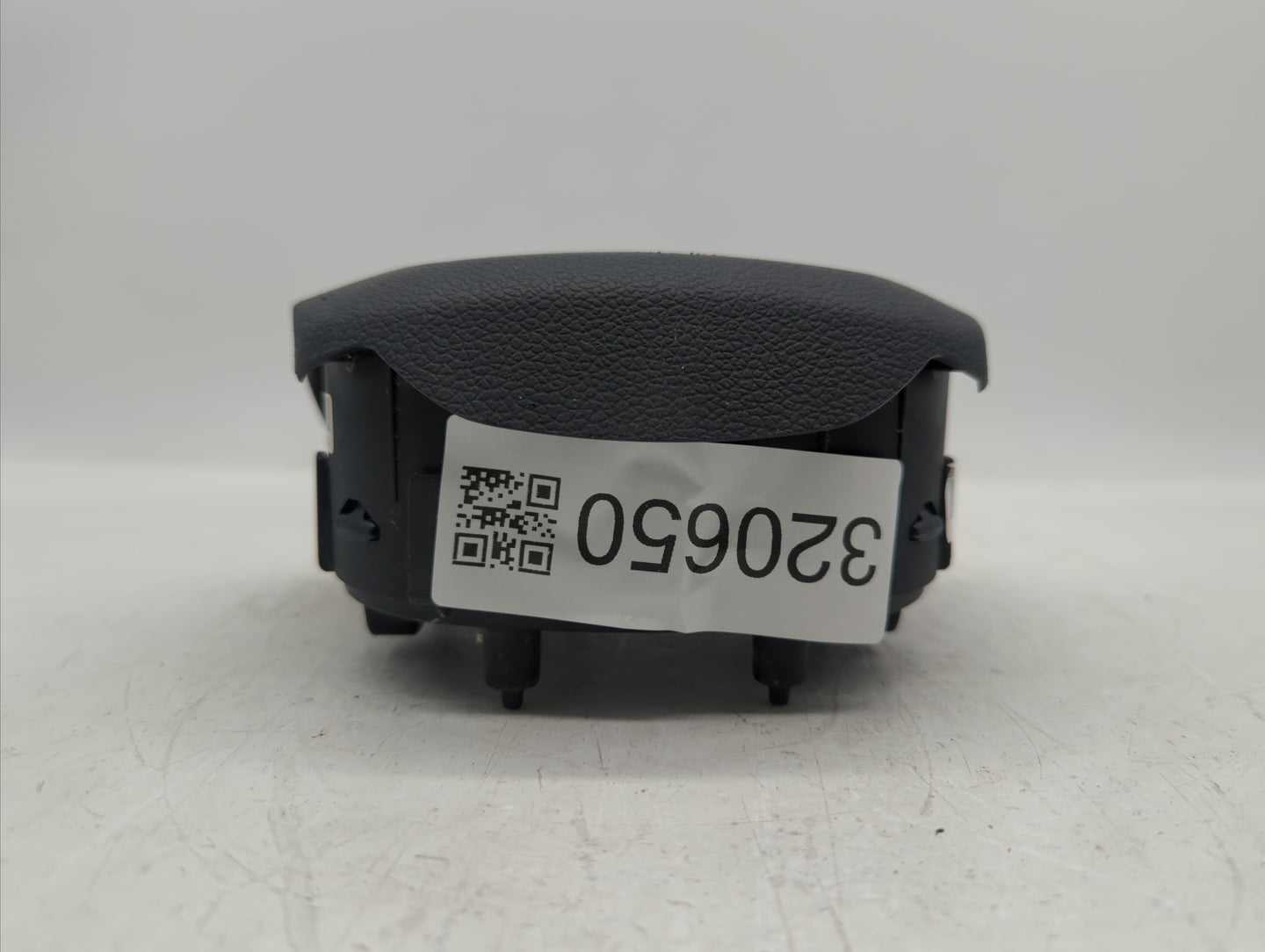 2010-2011 Kia Soul Air Bag Driver Left Steering Wheel Mounted P/N:BAM-PT1-1749 Fits Fits 2010 2011 OEM Used Auto Parts - Oem