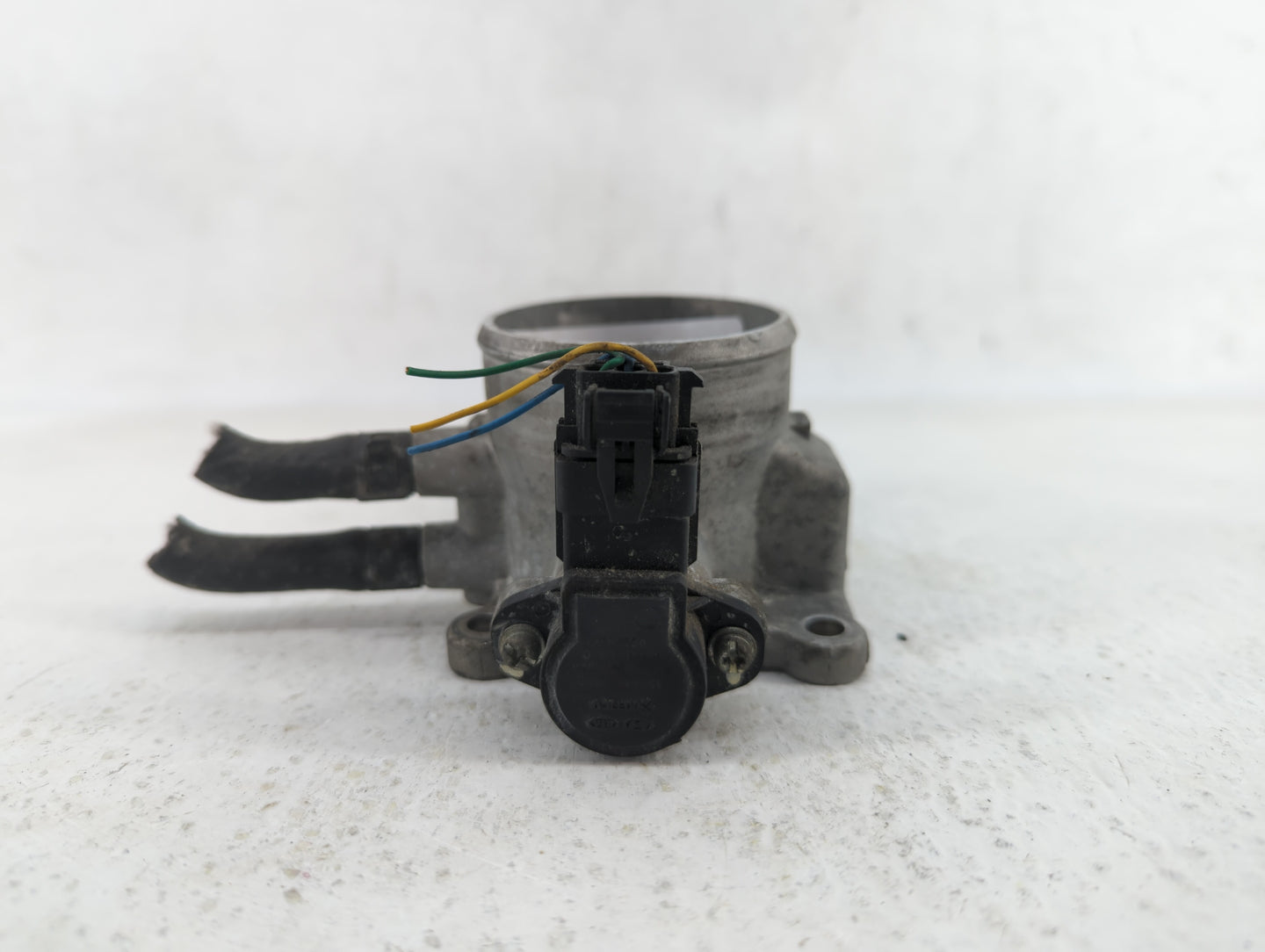 2010-2011 Kia Soul Throttle Body P/N:35170-26910 55100-23950, 35100-23950 Fits Fits 2007 2008 2009 2010 2011 2012 OEM Used A