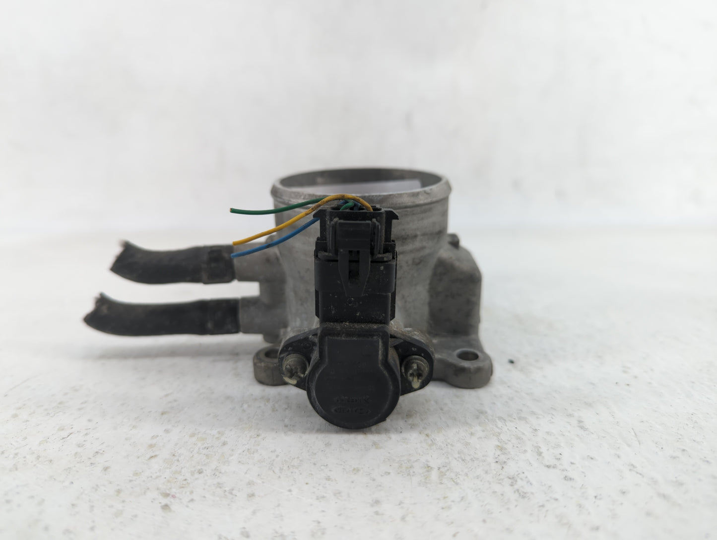 2010-2011 Kia Soul Throttle Body P/N:35170-26910 55100-23950, 35100-23950 Fits Fits 2007 2008 2009 2010 2011 2012 OEM Used A