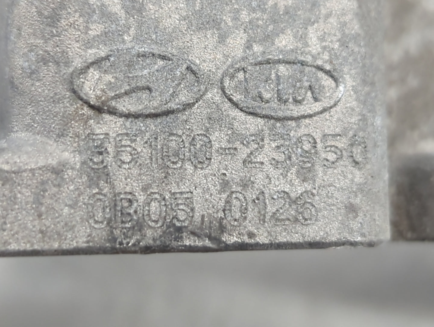 2010-2011 Kia Soul Throttle Body P/N:35170-26910 55100-23950, 35100-23950 Fits Fits 2007 2008 2009 2010 2011 2012 OEM Used A