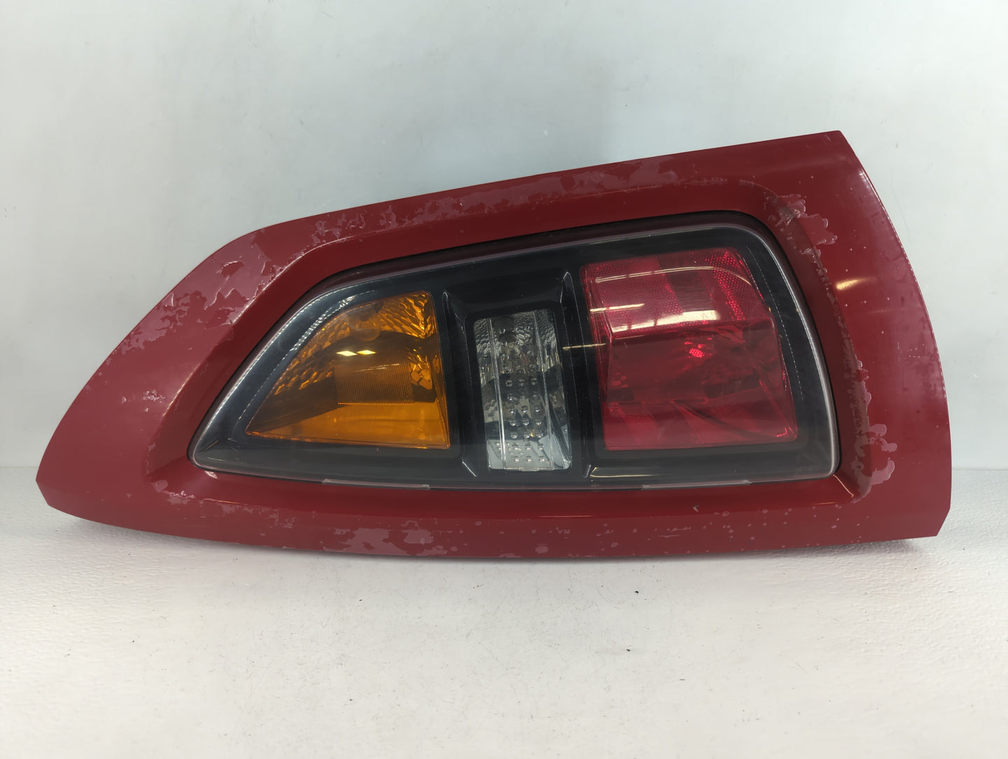 2010-2011 Kia Soul Tail Light Assembly Passenger Right OEM P/N:92402-2K0 Fits Fits 2010 2011 OEM Used Auto Parts - Oemusedau