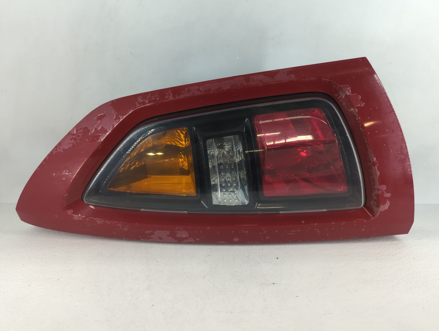 2010-2011 Kia Soul Tail Light Assembly Passenger Right OEM P/N:92402-2K0 Fits Fits 2010 2011 OEM Used Auto Parts - Oemusedau