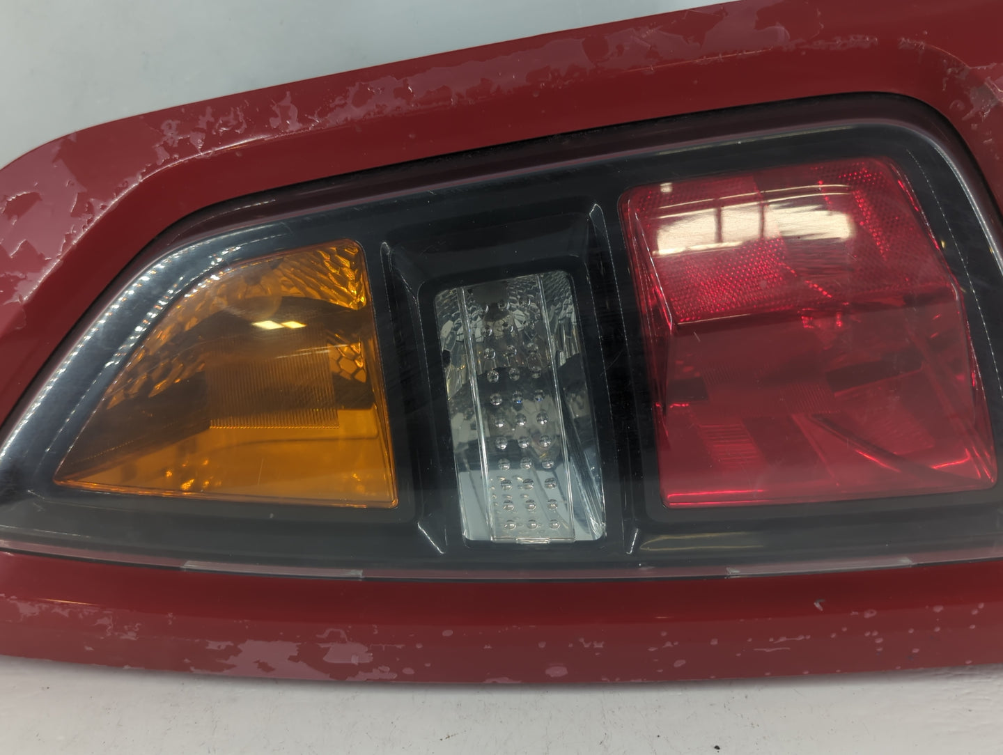 2010-2011 Kia Soul Tail Light Assembly Passenger Right OEM P/N:92402-2K0 Fits Fits 2010 2011 OEM Used Auto Parts - Oemusedau