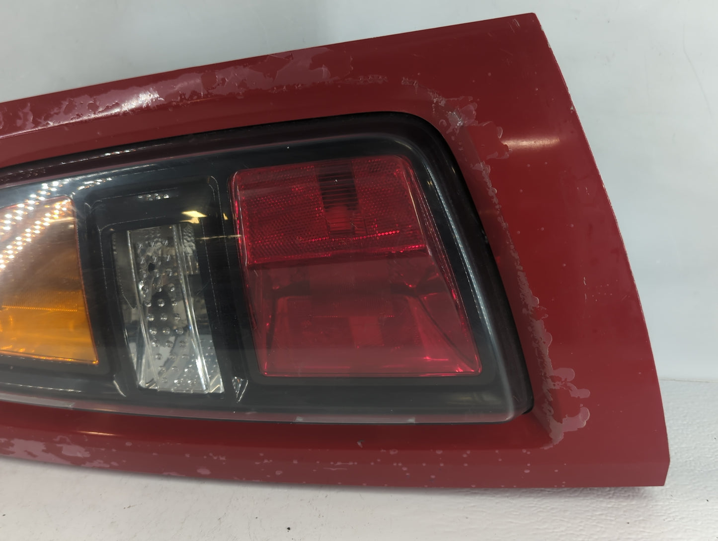 2010-2011 Kia Soul Tail Light Assembly Passenger Right OEM P/N:92402-2K0 Fits Fits 2010 2011 OEM Used Auto Parts - Oemusedau