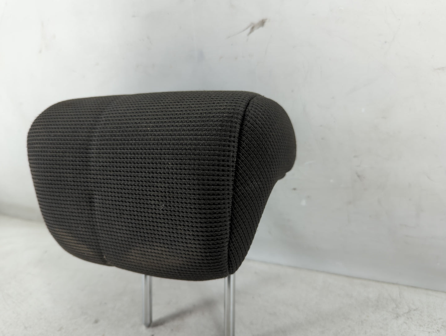 2010-2011 Kia Soul Headrest Head Rest Rear Center Seat Fits Fits 2010 2011 OEM Used Auto Parts - Oemusedautoparts1.com