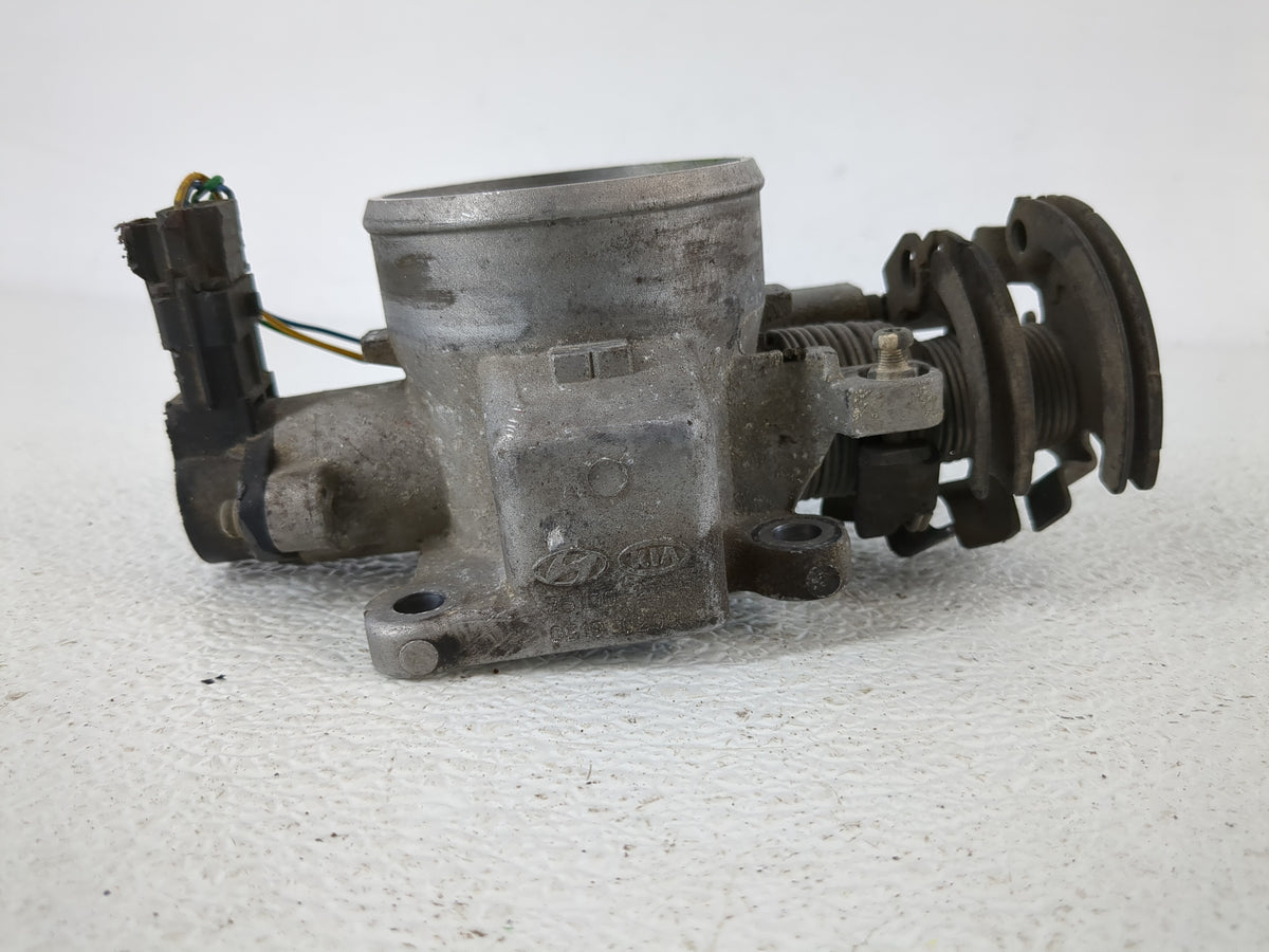 2010-2011 Kia Soul Throttle Body P/N:35100-23950 Fits Fits 2010 2011 OEM Used Auto Parts - Oemusedautoparts1.com