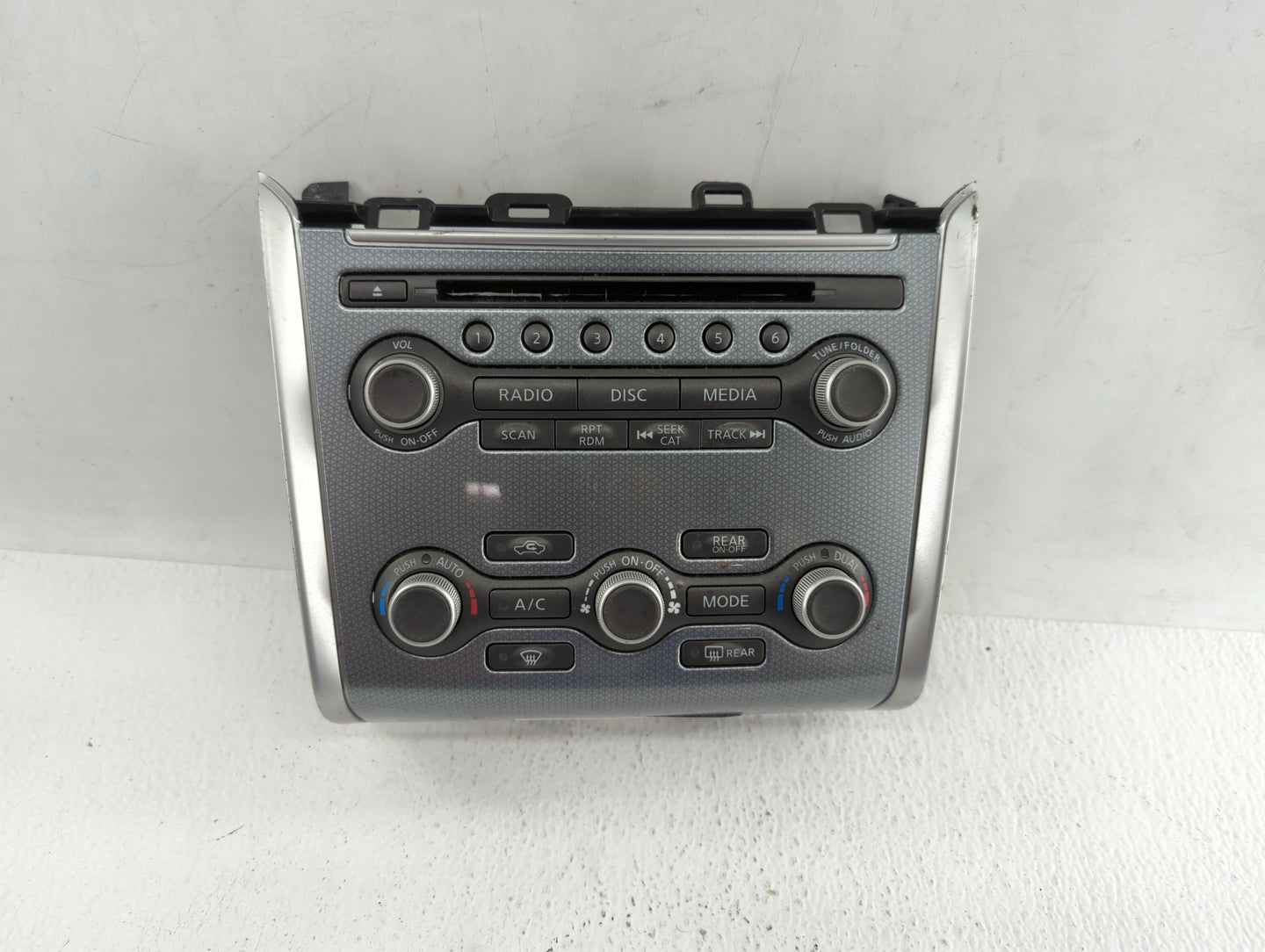 2005-2010 Kia Sportage Radio Control Panel - Oemusedautoparts1.com