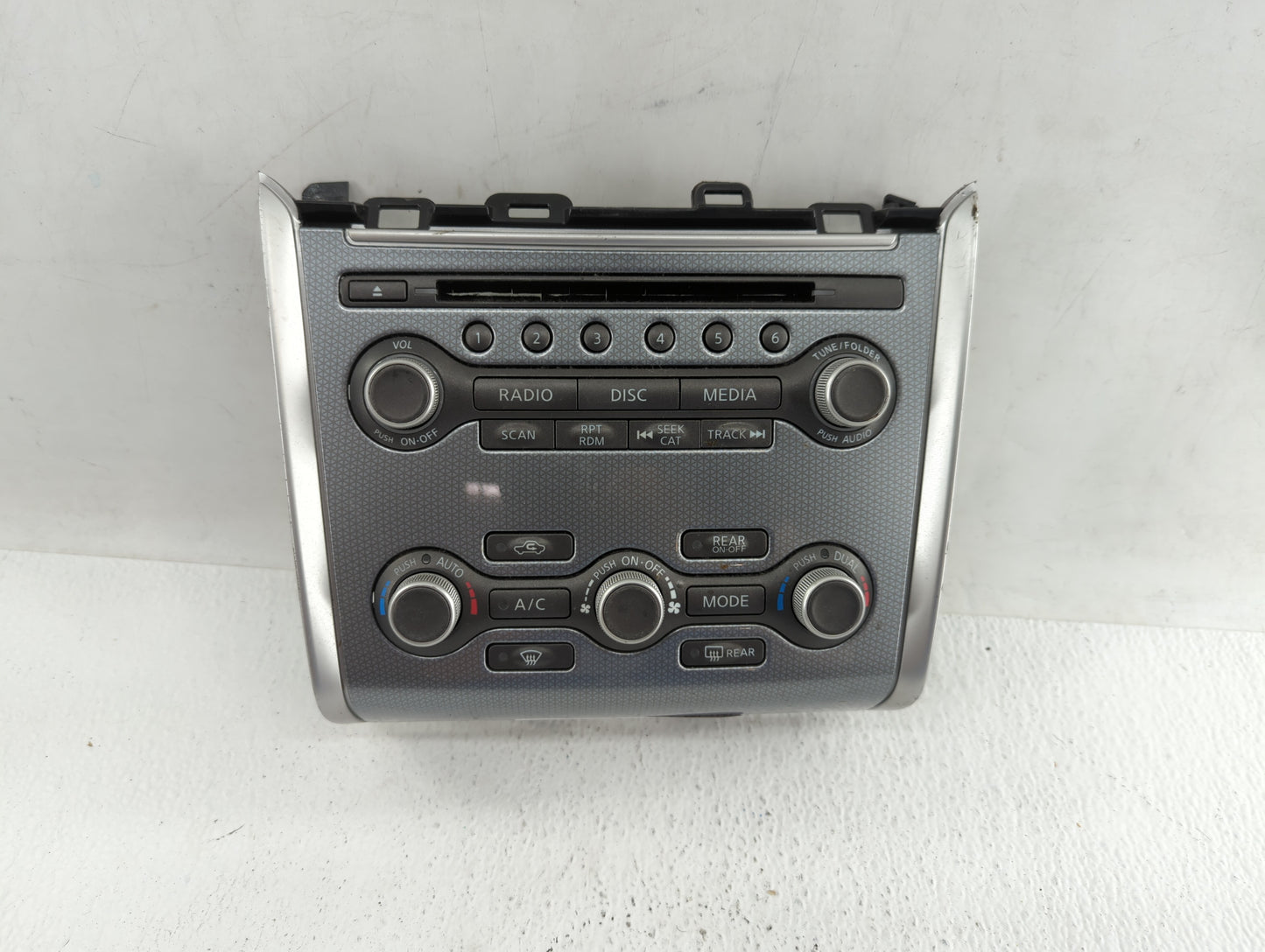2005-2010 Kia Sportage Radio Control Panel - Oemusedautoparts1.com