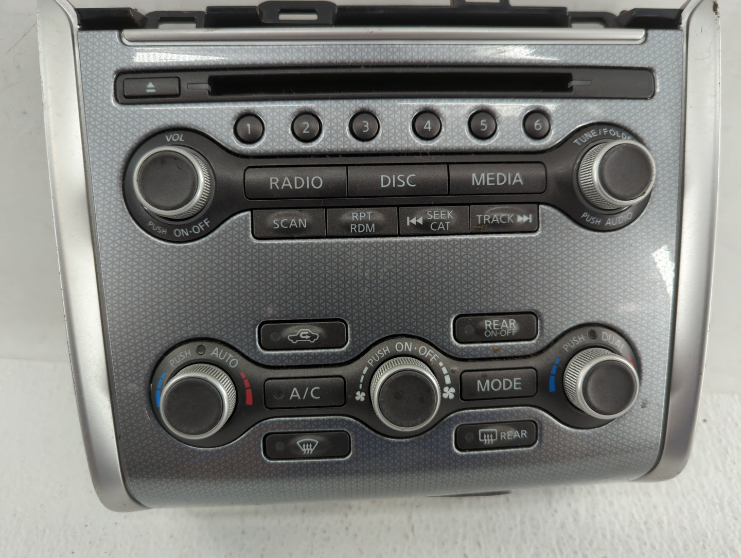 2005-2010 Kia Sportage Radio Control Panel - Oemusedautoparts1.com