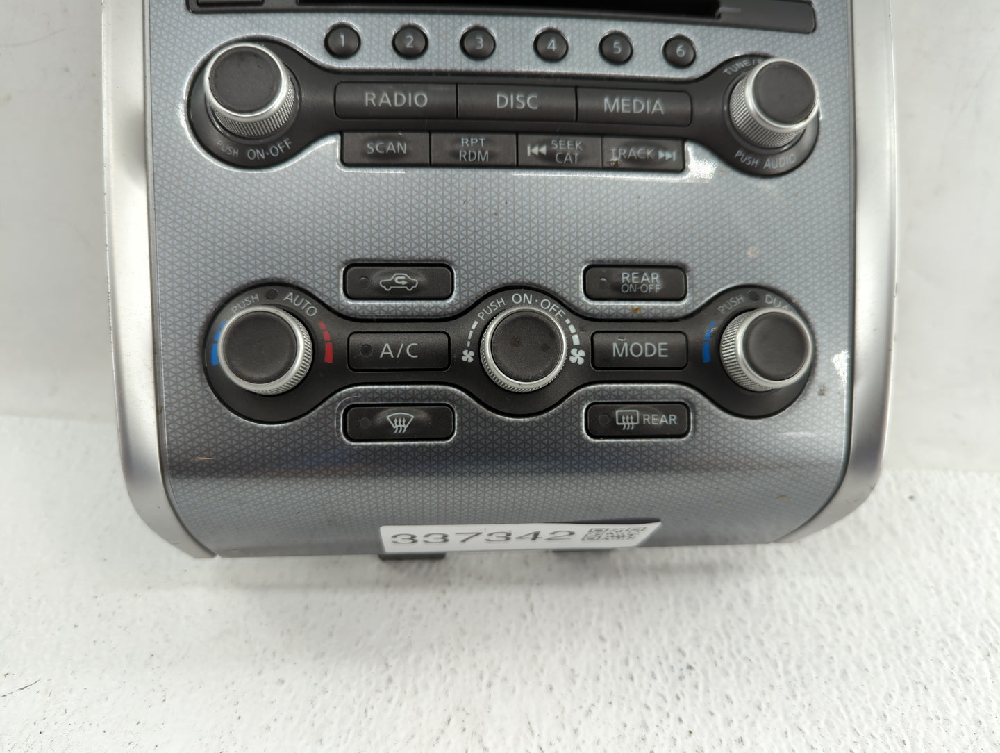 2005-2010 Kia Sportage Radio Control Panel - Oemusedautoparts1.com