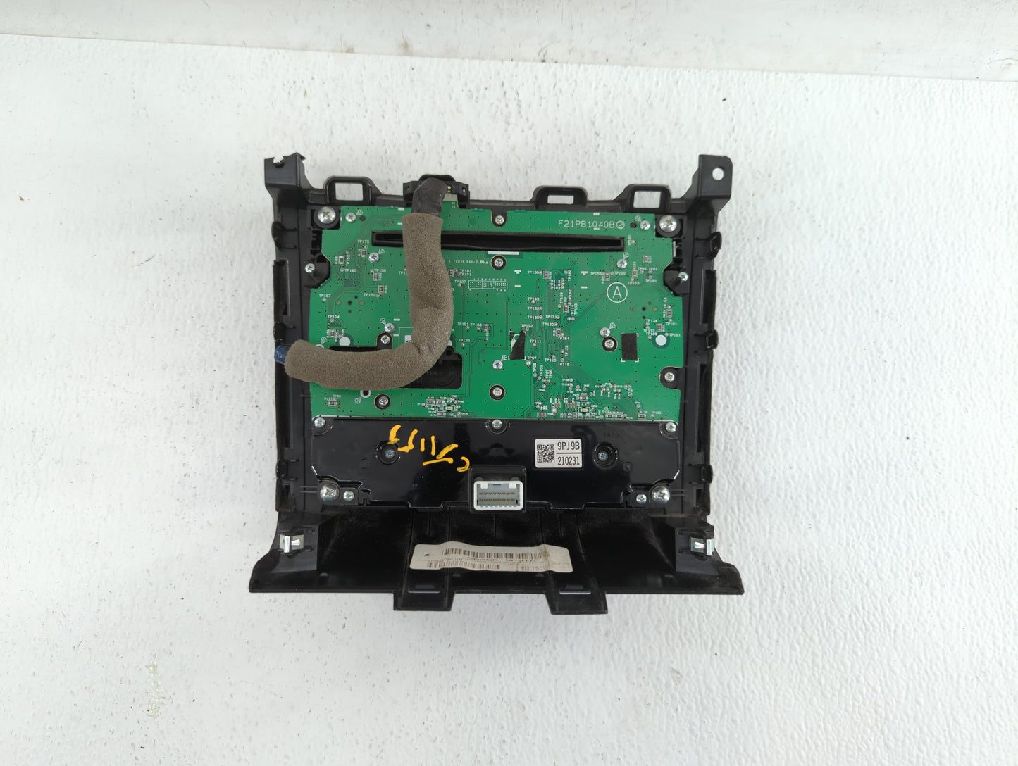 2005-2010 Kia Sportage Radio Control Panel - Oemusedautoparts1.com