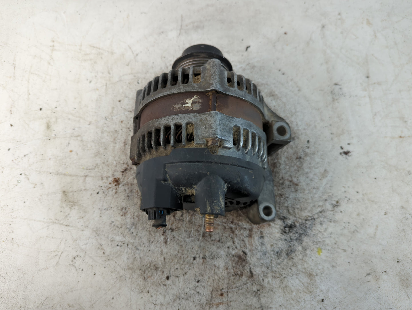 2010 Land Rover Land Rover Alternator Replacement Generator Charging Assembly Engine OEM Fits OEM Used Auto Parts - Oemuseda