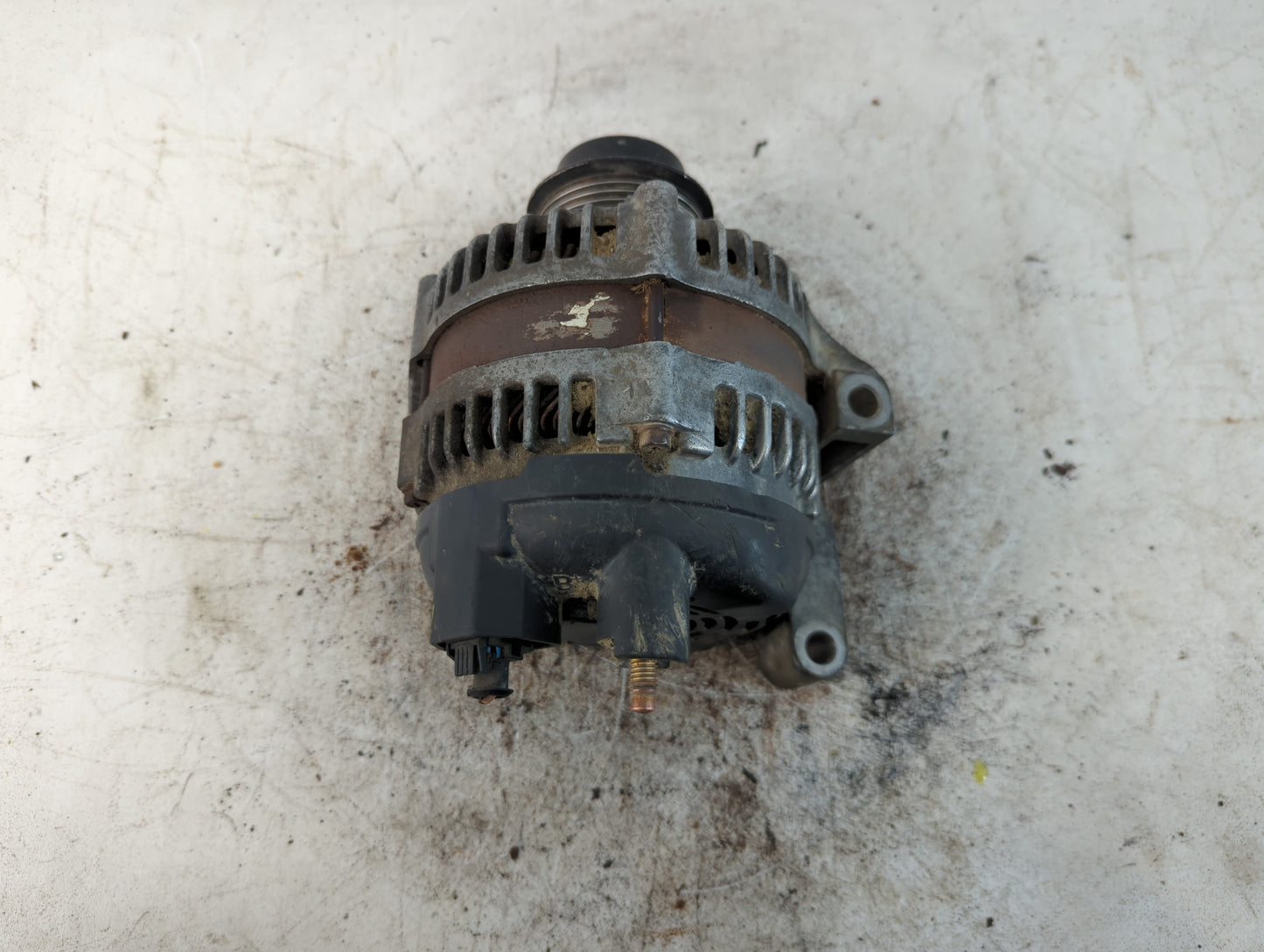 2010 Land Rover Land Rover Alternator Replacement Generator Charging Assembly Engine OEM Fits OEM Used Auto Parts - Oemuseda