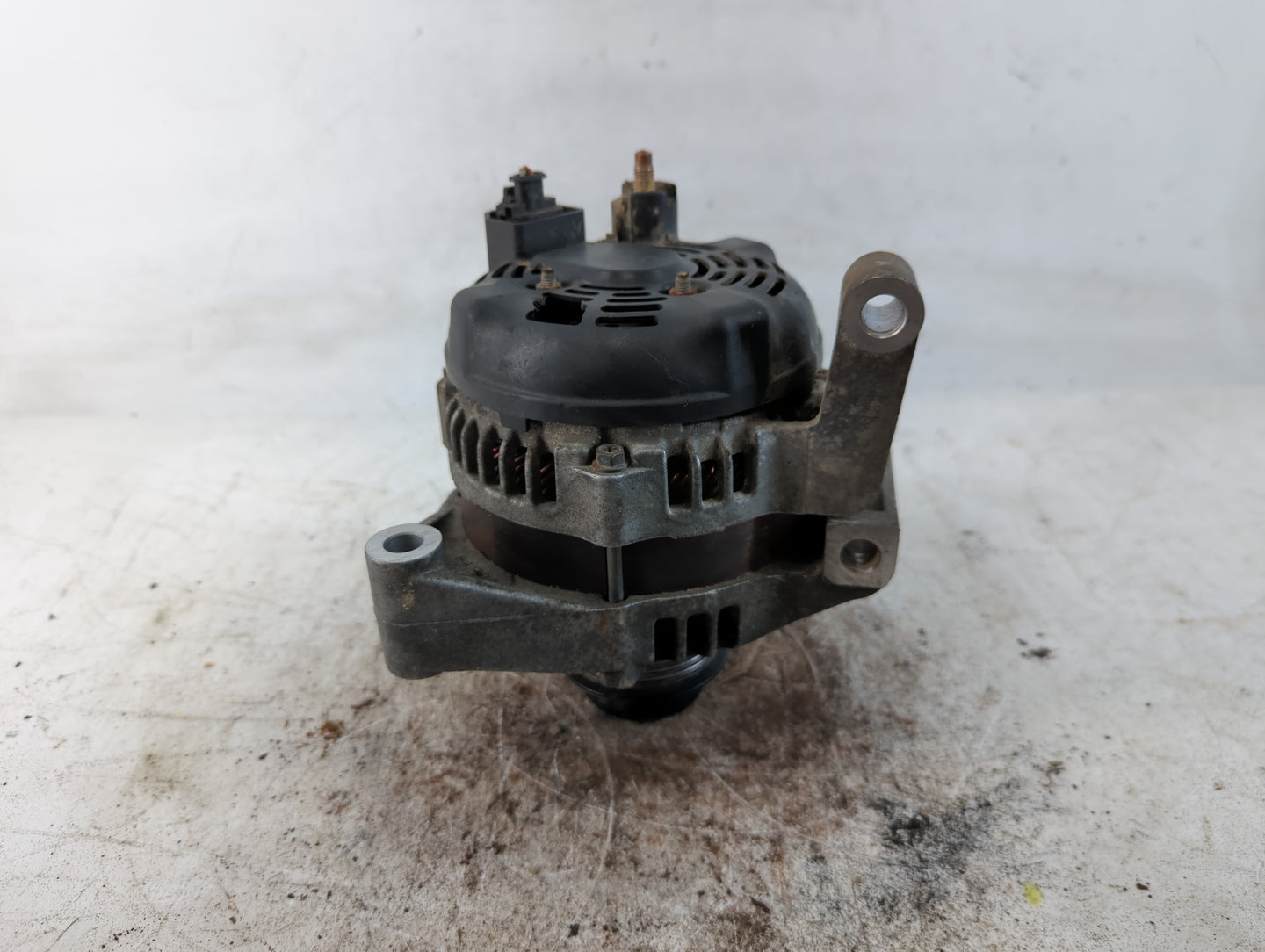 2010 Land Rover Land Rover Alternator Replacement Generator Charging Assembly Engine OEM Fits OEM Used Auto Parts - Oemuseda