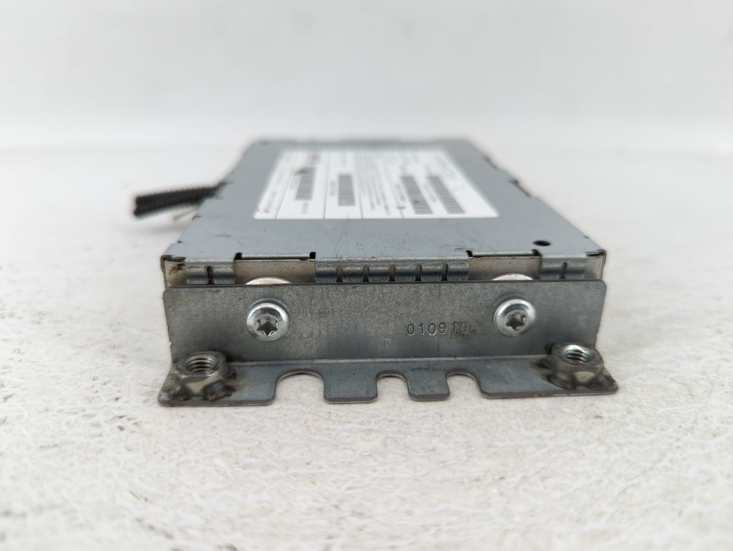2010 Land Rover Lr2 Am Fm Cd Player Radio Receiver - Oemusedautoparts1.com