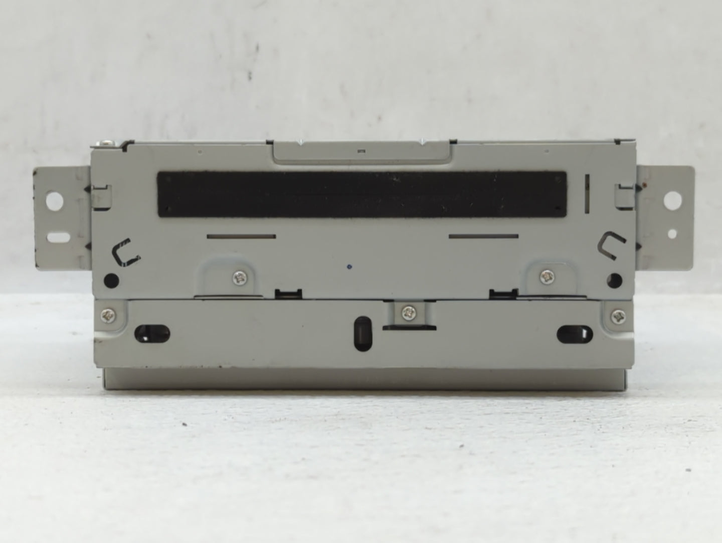 2008-2012 Land Rover Lr2 Am Fm Cd Player Radio Receiver - Oemusedautoparts1.com