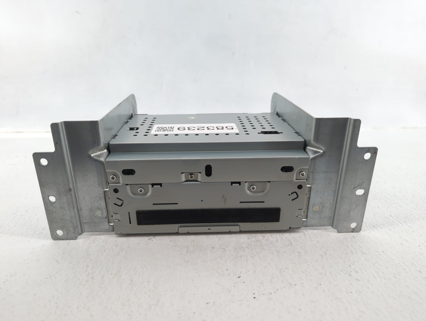 2008-2012 Land Rover Lr2 Am Fm Cd Player Radio Receiver - Oemusedautoparts1.com