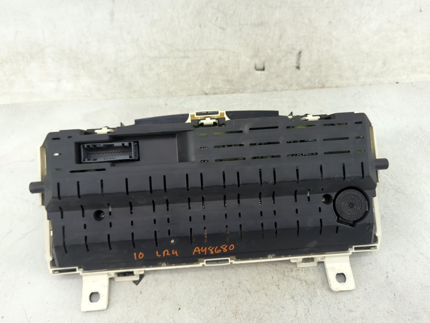 2010 Land Rover Lr4 Instrument Cluster Speedometer Gauges P/N:AH22-10849-AG VPAH2F-10894-A, VPAH21-10890-A Miles:117K Fits O