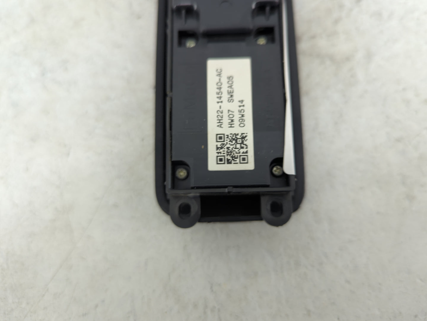 2010-2016 Land Rover Lr4 Master Power Window Switch Replacement Driver Side Left P/N:AH22-14540-AC Fits OEM Used Auto Parts 