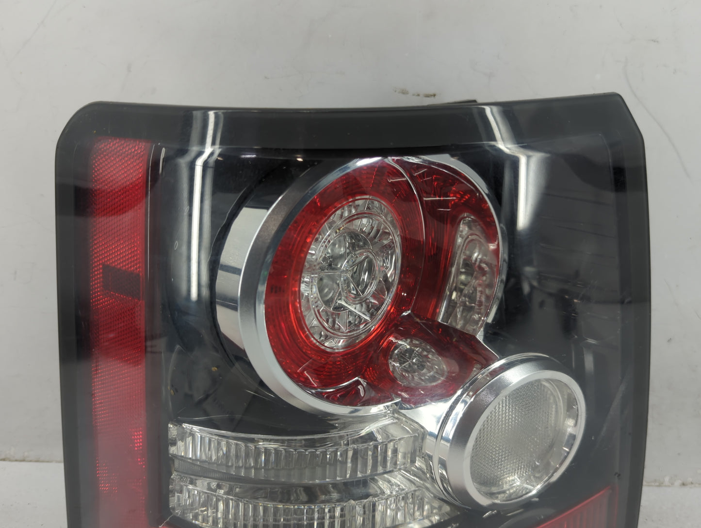2010-2011 Land Rover Range Rover Sport Tail Light Assembly Driver Left OEM Fits Fits 2010 2011 OEM Used Auto Parts - Oemused