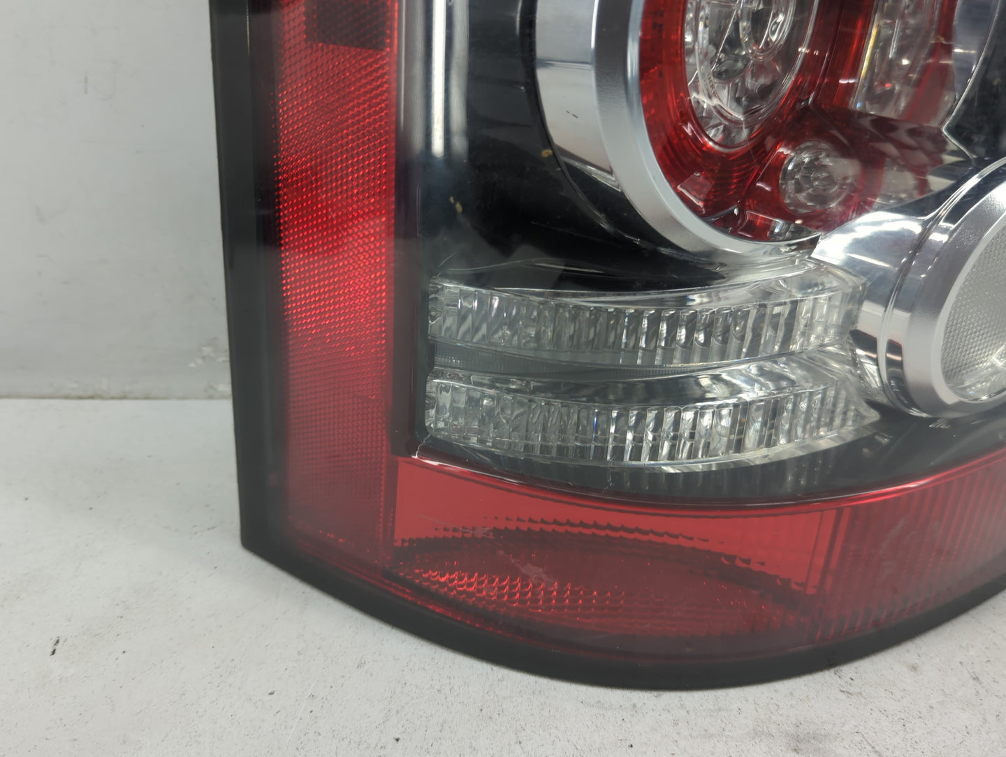 2010-2011 Land Rover Range Rover Sport Tail Light Assembly Driver Left OEM Fits Fits 2010 2011 OEM Used Auto Parts - Oemused
