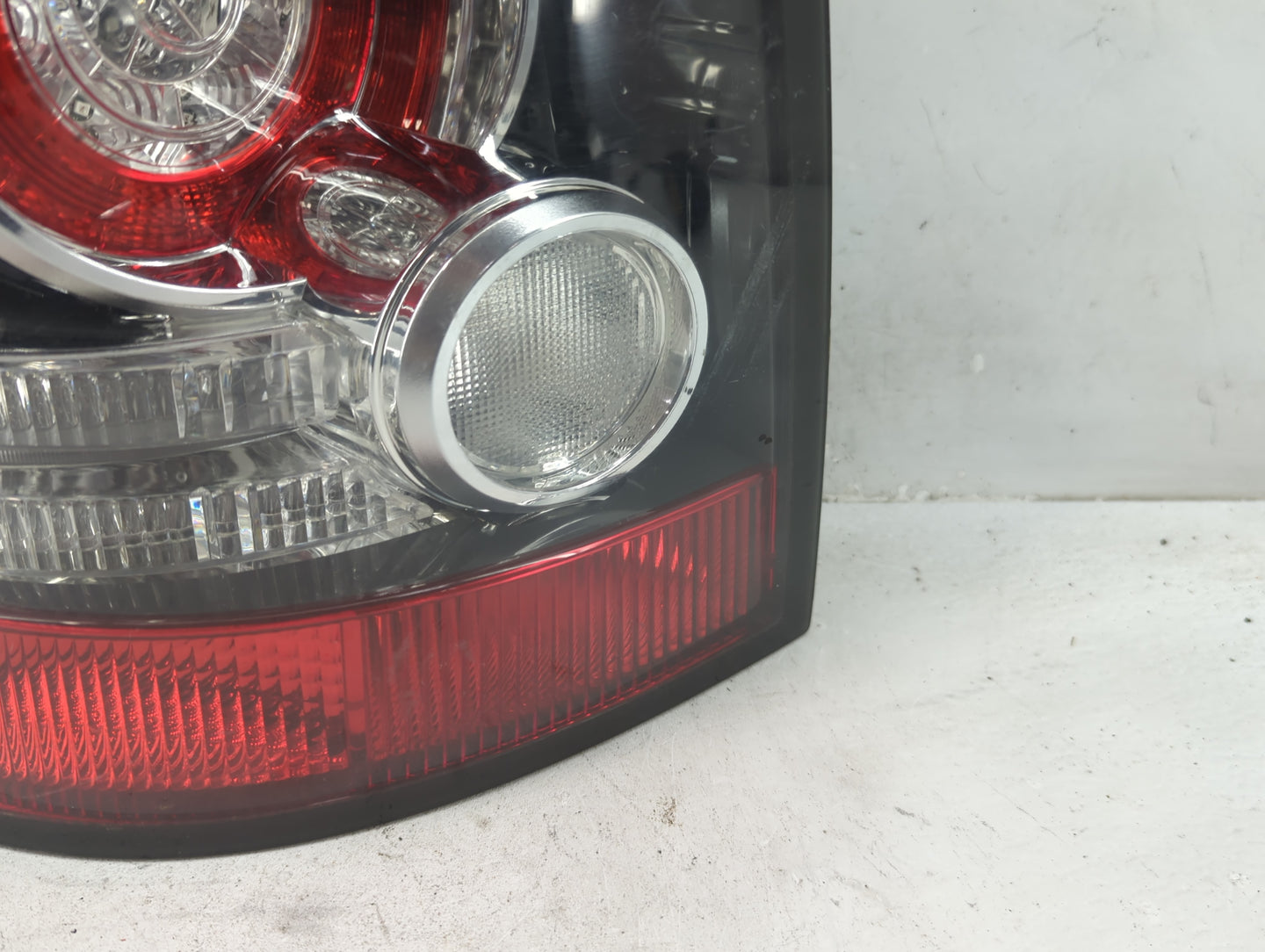 2010-2011 Land Rover Range Rover Sport Tail Light Assembly Driver Left OEM Fits Fits 2010 2011 OEM Used Auto Parts - Oemused