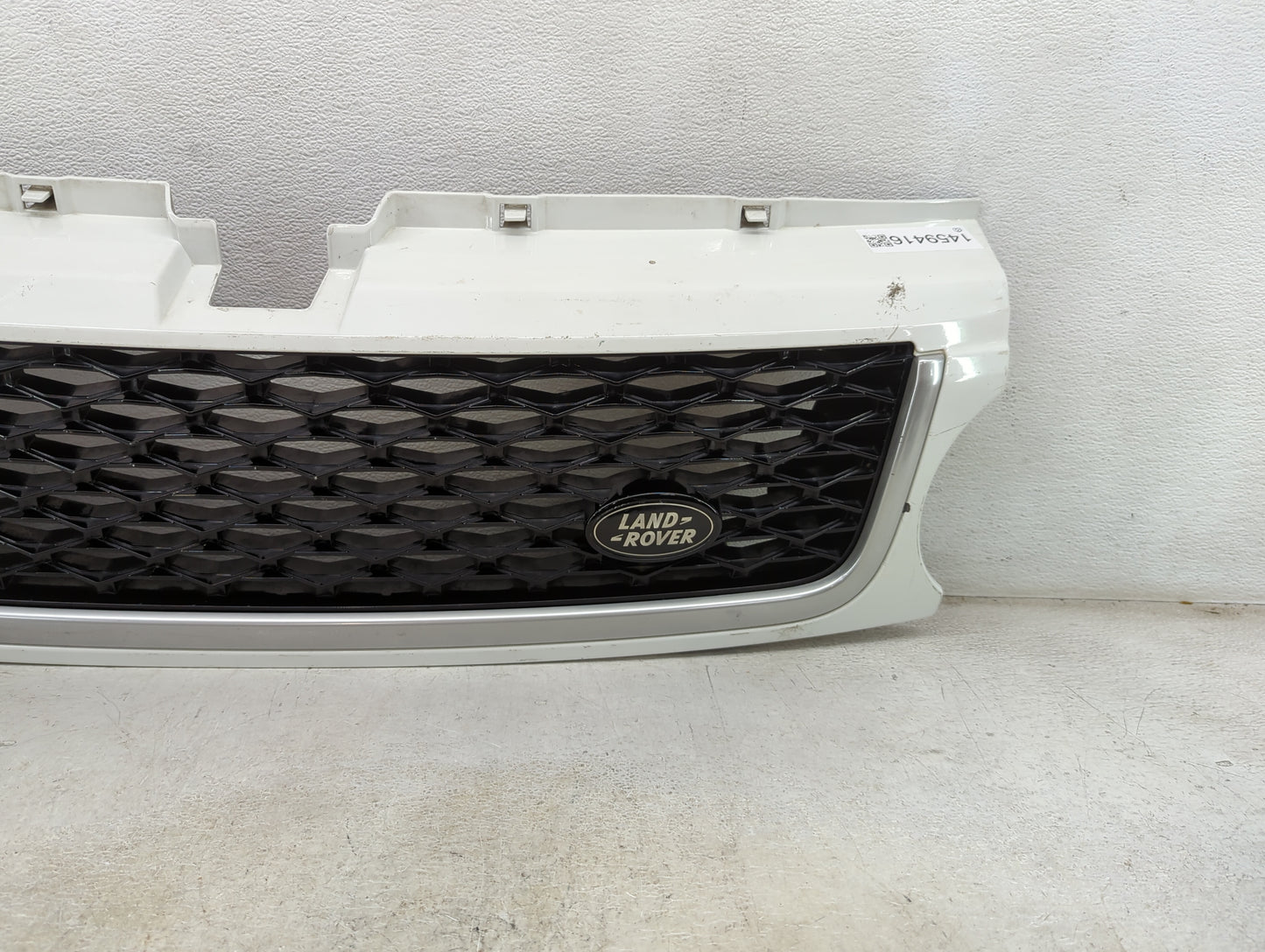 2010-2011 Land Rover Range Rover Sport Front Grille Bumper Not Included 1459416 - Oemusedautoparts1.com