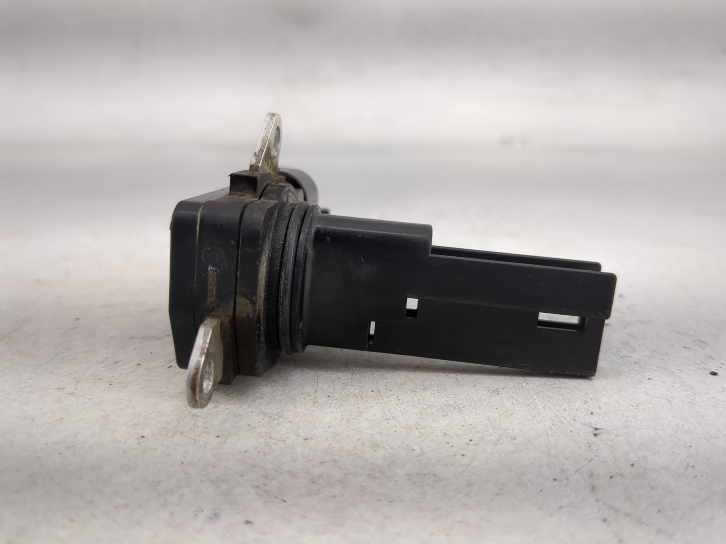 2010-2013 Land Rover Range Rover Sport Mass Air Flow Meter Maf 1486723 - Oemusedautoparts1.com