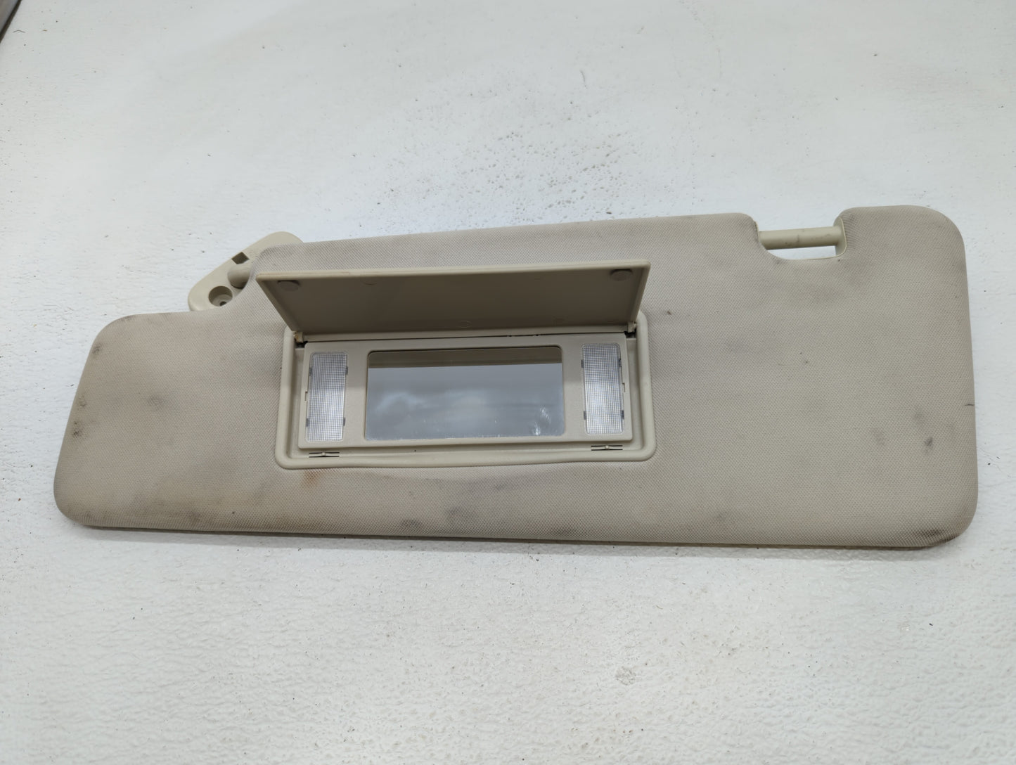 2010-2011 Land Rover Range Rover Sport Sun Visor Shade Replacement Passenger Right Mirror Fits Fits 2010 2011 OEM Used Auto 