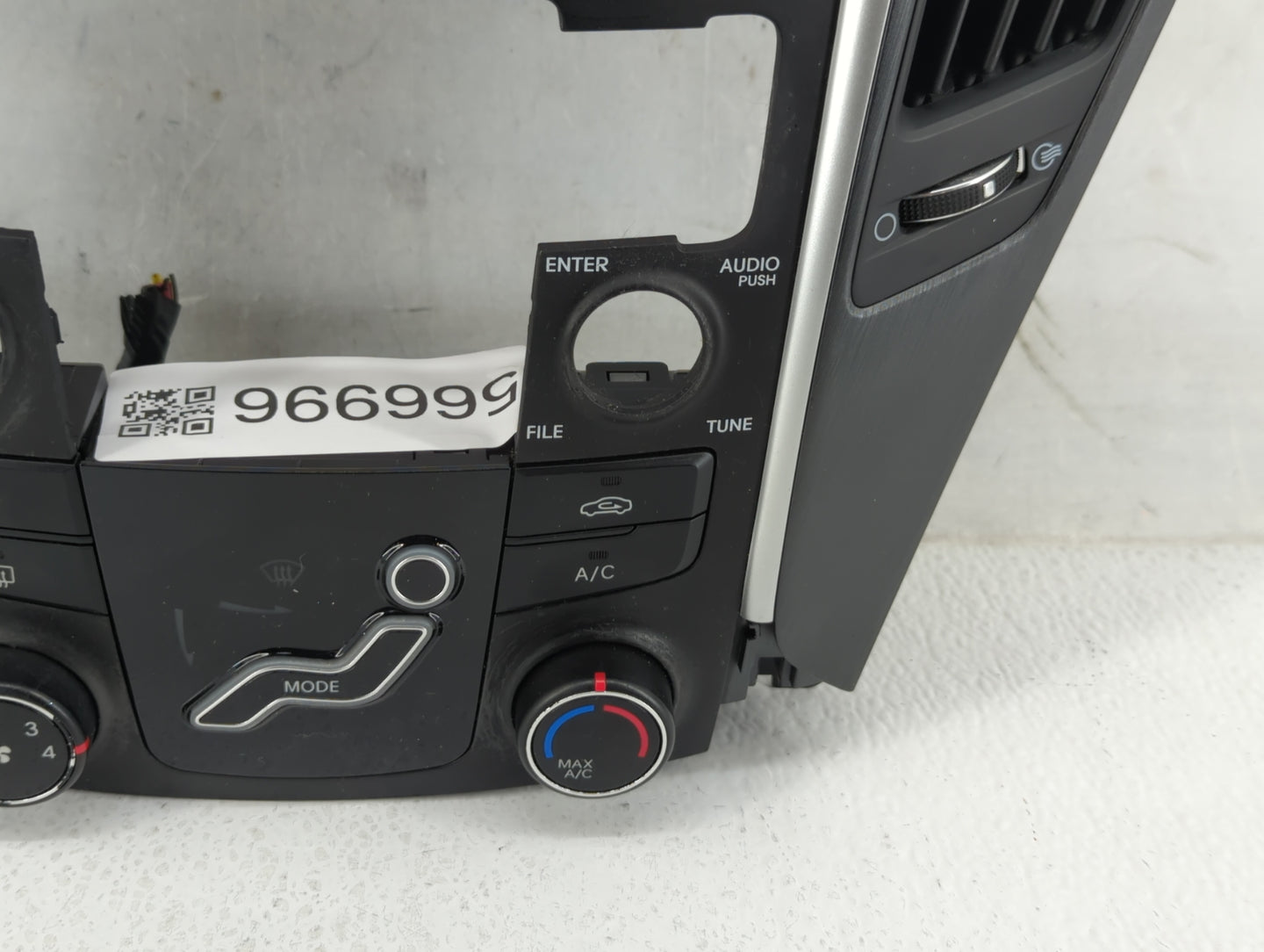 2010-2011 Land Rover Range Rover Sport Climate Control Module Temperature AC/Heater Replacement P/N:97250-3Q000 Fits OEM Use