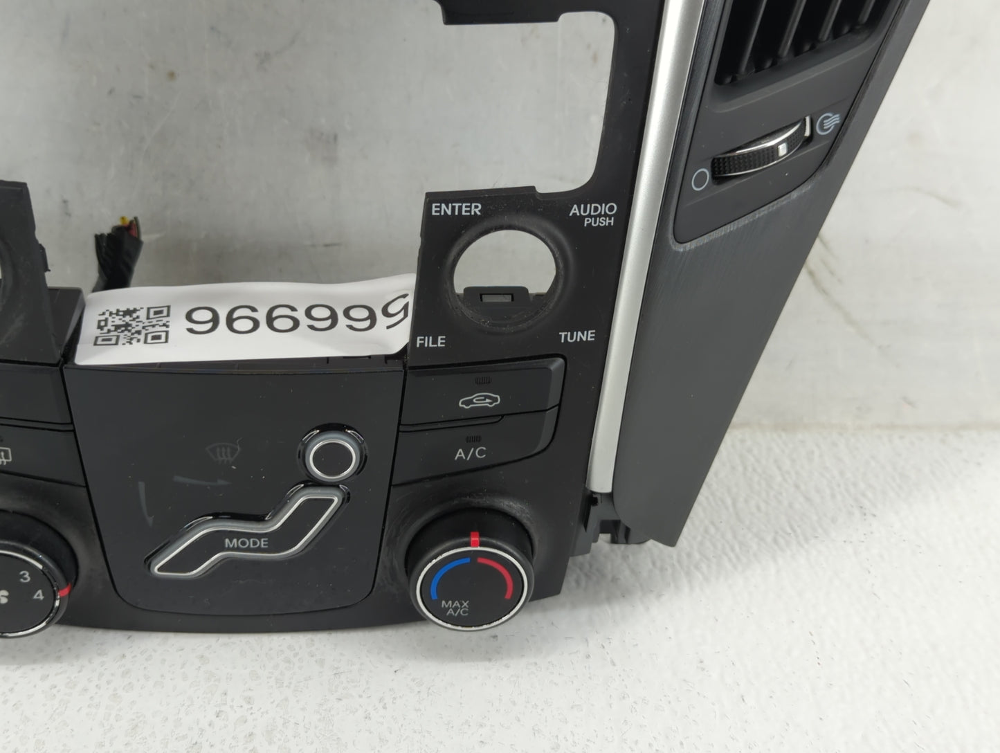2010-2011 Land Rover Range Rover Sport Climate Control Module Temperature AC/Heater Replacement P/N:97250-3Q000 Fits OEM Use